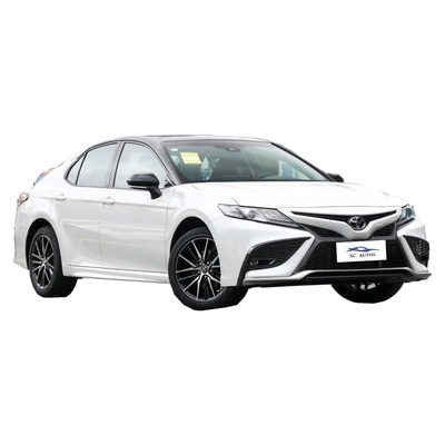2018 Toyota Camry Carro usado com faróis LED Modelo de pico de dois motores e 5 assentos