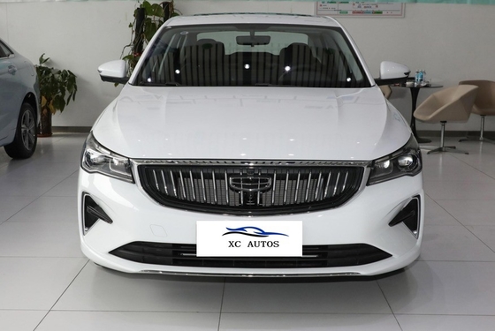 Carro compacto 2023 Gen4 Champion Edition 1.5LCVT Versão exaltada com tamanho de pneu 205/50 R17
