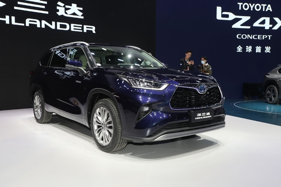 Inteligente Toyota Highlander híbrido 2.5L com assentos de couro e travão de estacionamento elétrico