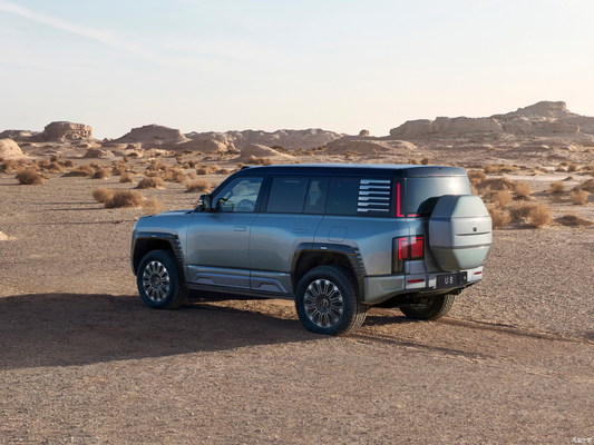 BYD Yangwang U8 Hybrid Car EV SUV Off-road Veículo de luxo para a emoção off-road