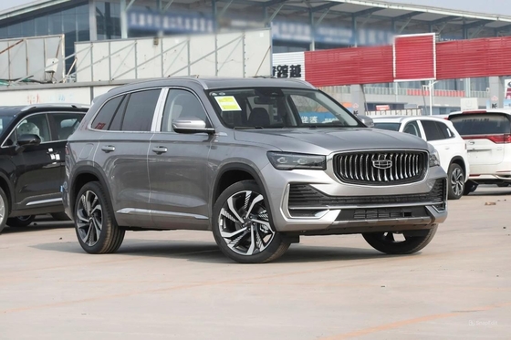 Veículos de alta velocidade de gasolina chinesa de luxo veículos de combustível Geely Monjaro Carros para SUV assentos 5
