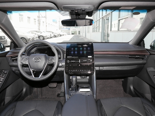 Veículo Toyota Avalon híbrido FWD de 2024 com cilindrada de 1,5-2 L e motor de 2,0 L
