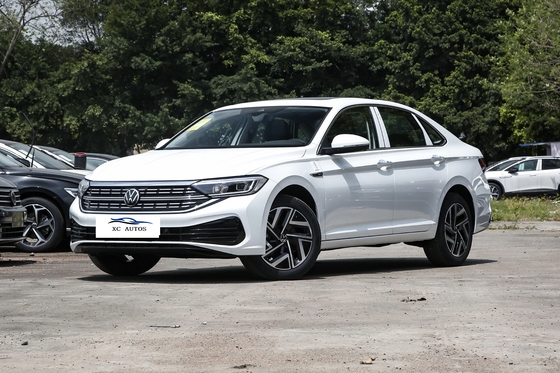 Volkswagen Sagitar Carro a gasolina com combustível convencional Estrutura de carroceria de 4 portas e 5 lugares