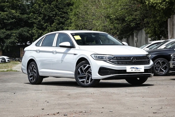 Volkswagen Sagitar Carro a gasolina com combustível convencional Estrutura de carroceria de 4 portas e 5 lugares