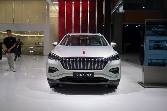 Carro elétrico Hongqi Ehs3 equipado com ESC com padrão de emissões Euro IV e alcance de 407KM