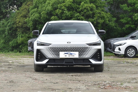 Changan Univ Hatchback de 5 portas e 5 lugares O veículo híbrido elétrico com direção esquerda