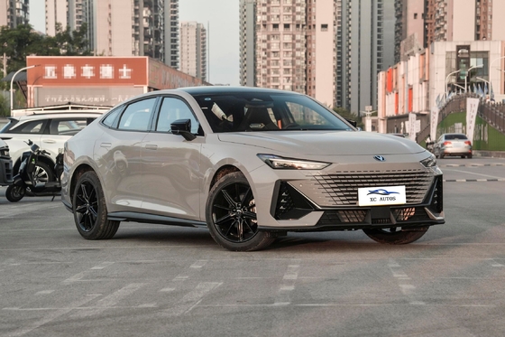 Changan UNI V iDD 1.5t híbrido A combinação perfeita de eficiência e desempenho