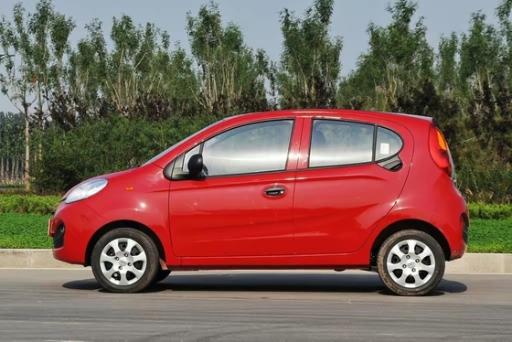 Chery QQ 2023 Carro Elétrico de Cidade com Assento do Motorista Ajustável Design de 5 portas e 5 assentos