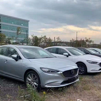 5 lugares Mazda Atenza Carro a gasolina 2WD Sedan com farol LED e acessível