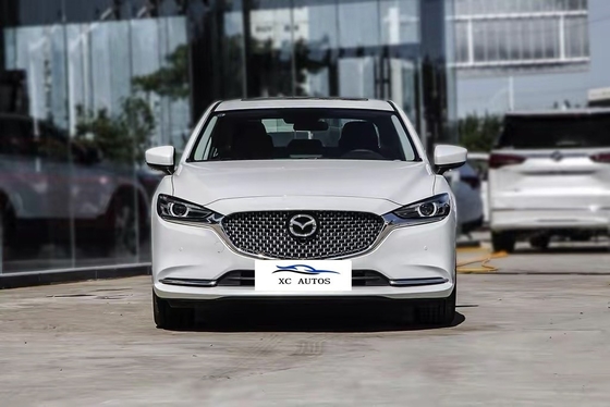 5 lugares Mazda Atenza Carro a gasolina 2WD Sedan com farol LED e acessível
