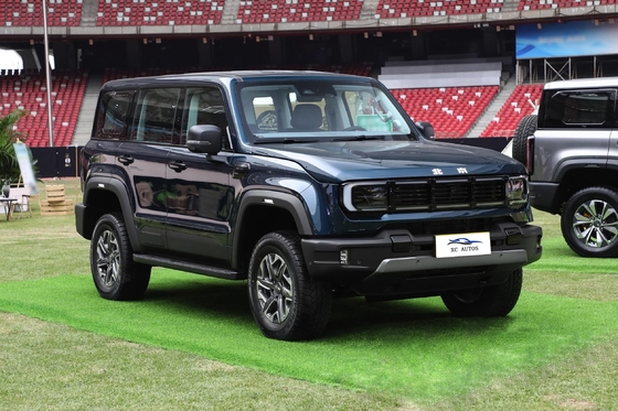Pequim Bj40 teto solar SUV a gasolina Carro 2.3t Veículo grande Carro usado