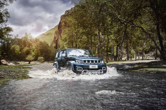 Pequim Bj40 teto solar SUV a gasolina Carro 2.3t Veículo grande Carro usado