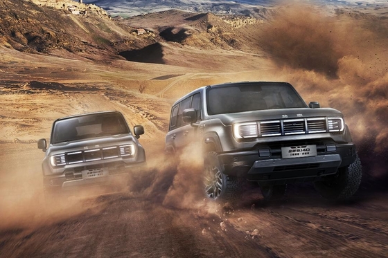 Pequim Bj40 teto solar SUV a gasolina Carro 2.3t Veículo grande Carro usado