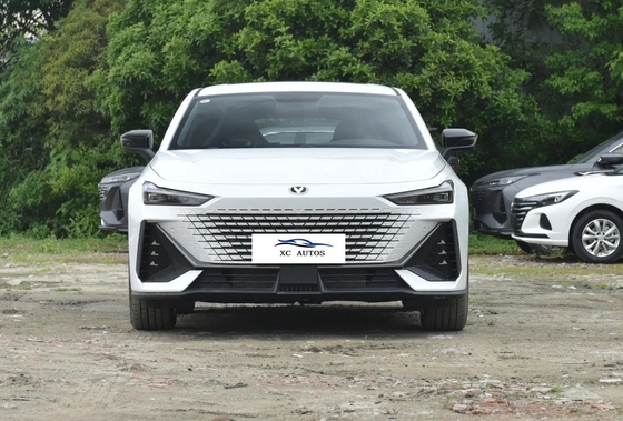 CHANGAN UNI-V ver. Carro compacto 1.5T 188hp L4 hatchback de 5 portas 5 lugares 7 velocidades DCT de dupla embreagem