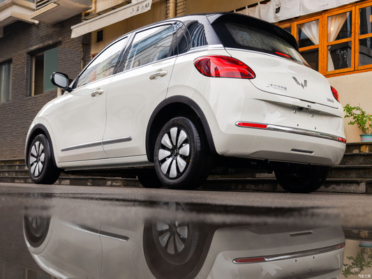 Wuling Bingo EV Car Hatchback com ajuste do assento do motorista elétrico tamanho do pneu R15