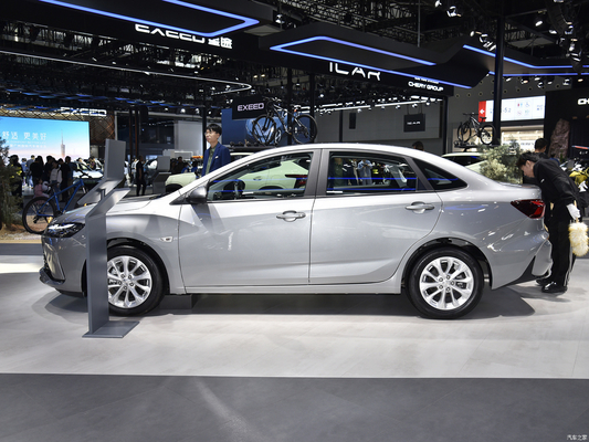 Grande Valor Chevrolet Monza 1.5L gasolina gasolina carro sedã 5 portas 5 lugares assentos de couro