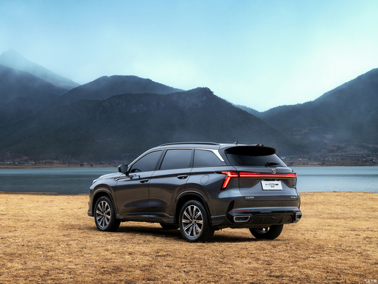 Chang'an Cs75 Plus Suv a gasolina com volante à esquerda 150-200PS Assentos de couro de potência máxima