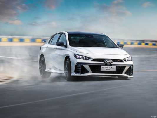 Trumpchi Empow 1.5t Sedan com sistema de direção elétrica e potência máxima de 200-250PS