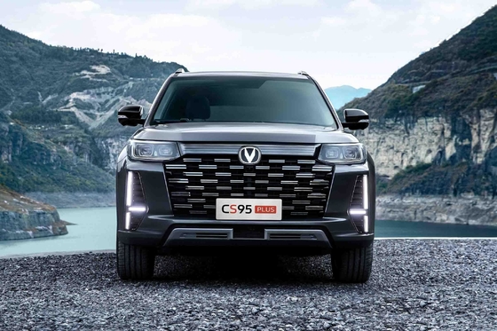 Carros usados de gasolina Changan CS95 com assentos de couro de 5 portas e 5 assentos
