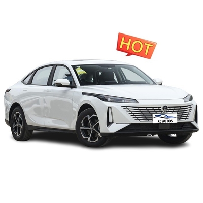 Changan EADO 1.5T GDI DCT Sedan de Direção Esquerda 4 portas 5 lugares Carro a gasolina no mercado