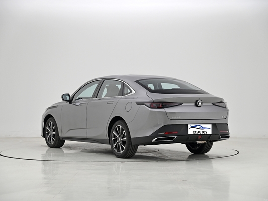 2024 CHANGAN Terceira geração Eado 5 portas 5 lugares Carro a gasolina 1.5T FWD Euro VI Emissão