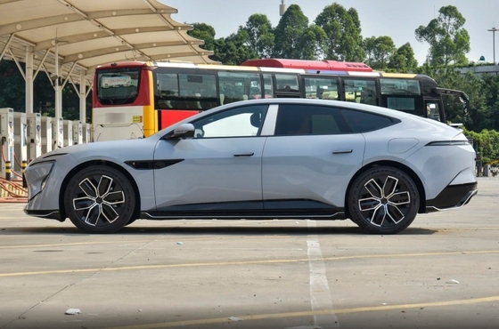 2024 700 Triple Laser Rear Drive Luxury Carro Médio e Grande Estrutura de carroceria de 4 portas e 5 lugares