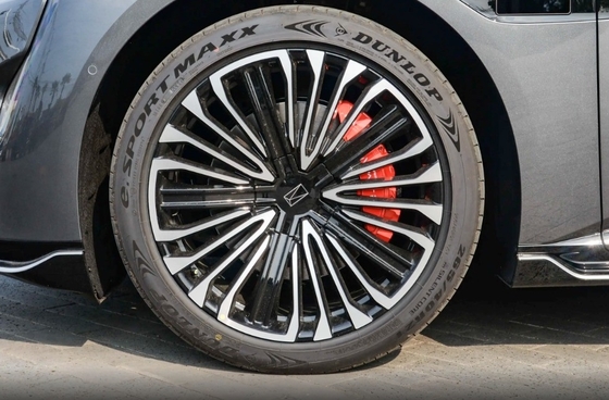 Estrutura do corpo de 4 portas e 5 lugares Avatr 12 EV 2024 650 Triple Laser 4WD Performance Edition