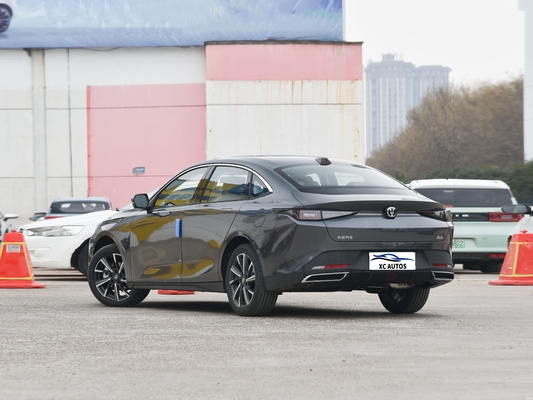 Changan Yida 2023 1.5T GDI Automático de Navegação Compacto de 4 portas e 5 lugares