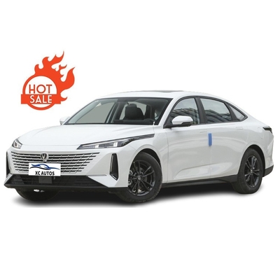 2023 Changan Yida Gdi Dct Flagship Model 5 Seat Sedan com motor 1.5T e câmera LED