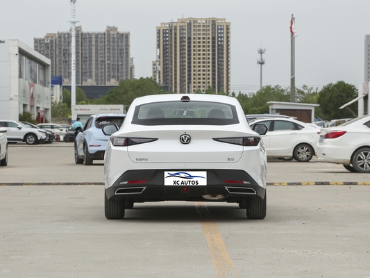 2023 Changan Yida Gdi Dct Flagship Model 5 Seat Sedan com motor 1.5T e câmera LED