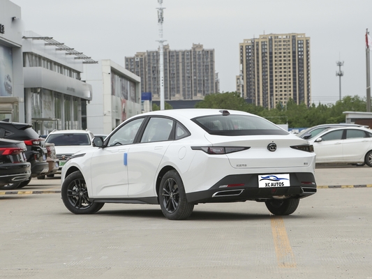 2023 Changan Yida Gdi Dct Flagship Model 5 Seat Sedan com motor 1.5T e câmera LED