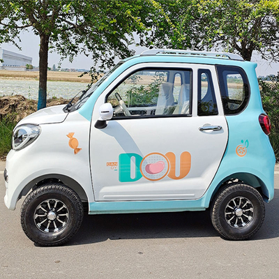 Carro elétrico de 4 portas e 4 lugares Mini Carro elétrico para adultos em velocidade máxima de 60 a 120 km/h Kilometragem de 50 km