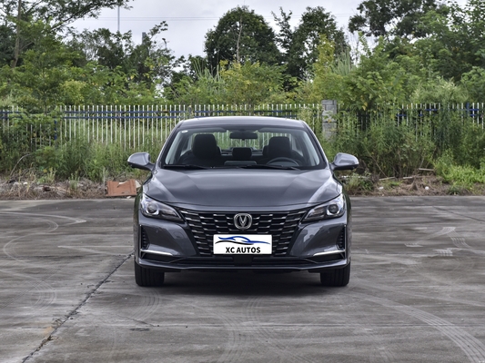 2023 Changan RAETON PLUS Sedan de emissões Euro VI com gasolina/gasóleo R16 e assentos de couro