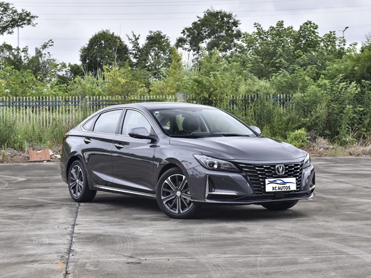 2023 Changan RAETON PLUS Sedan de emissões Euro VI com gasolina/gasóleo R16 e assentos de couro