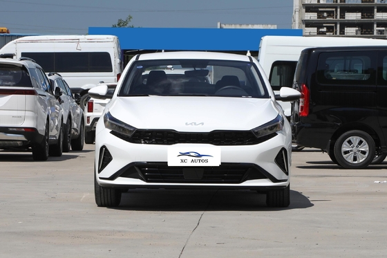 Lâmpadas dianteiras de veículos Kia K3 2024 directas com tração FWD e potência máxima de 100-150 PS