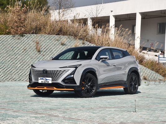 Changan Uni-t 1.5t Fwd Carro a gasolina com potência máxima de 100-150PS e 6 radares