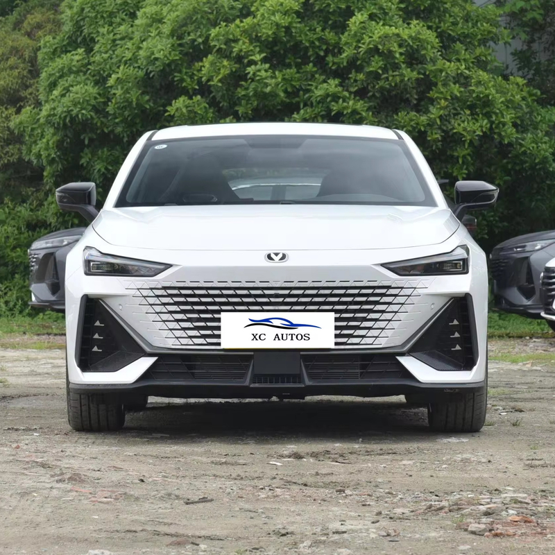 Changan Uni-V 1.5t Idd 113 Km 5 portas 5 lugares SUV compacto plugue de energia em carro híbrido com 1