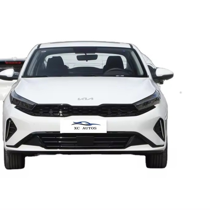 1.5L Branco Kia K3 2024 Carro Compacto Farol de gasolina para compra online