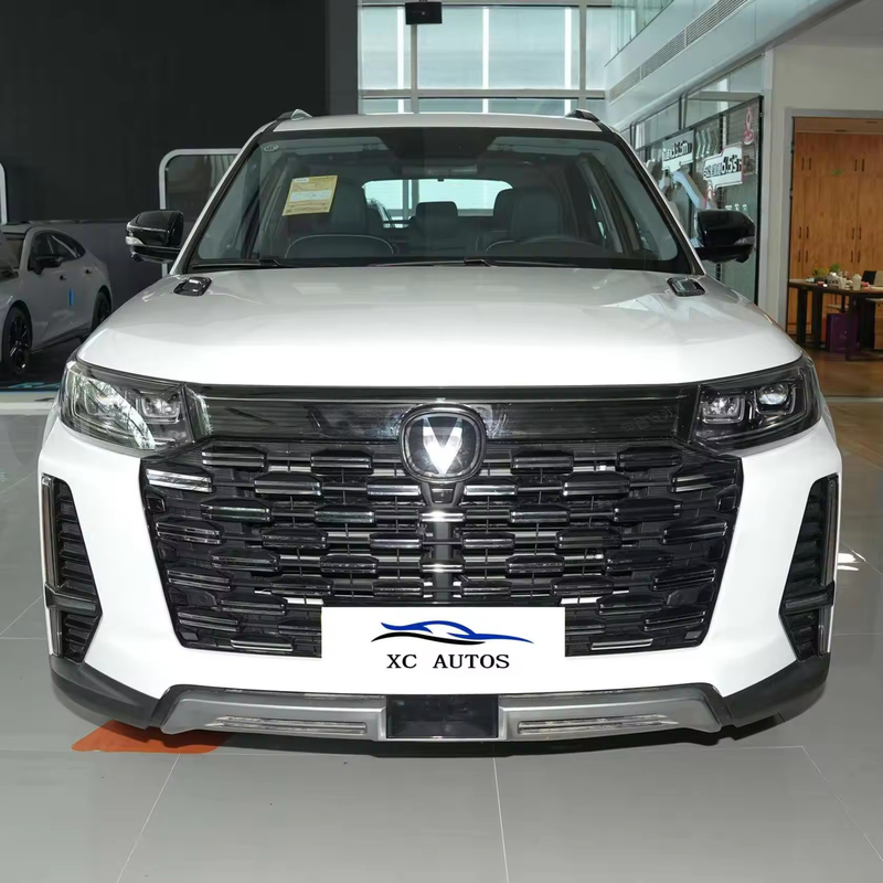 Carros usados de gasolina Changan CS95 com assentos de couro de 5 portas e 5 assentos